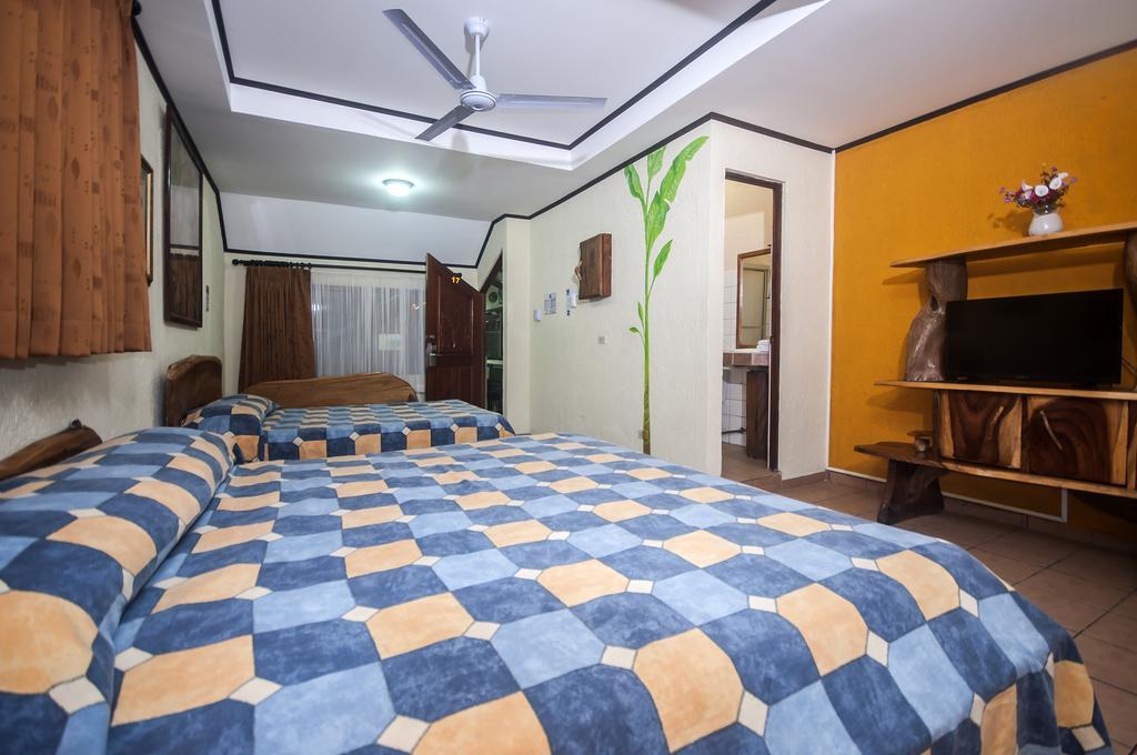 Cadillac Rock Beach Hotel Jacó Habitación foto