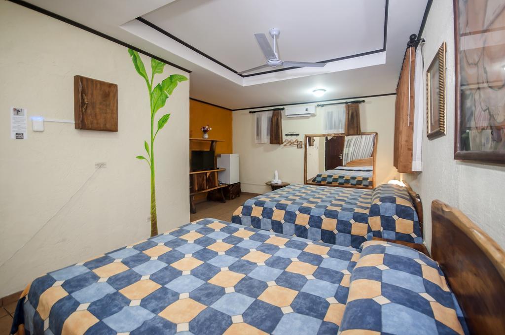 Cadillac Rock Beach Hotel Jacó Habitación foto