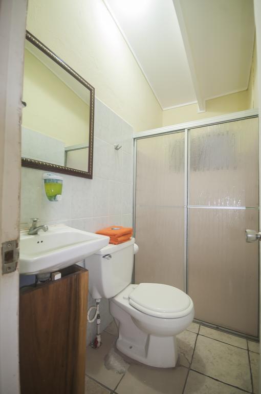 Cadillac Rock Beach Hotel Jacó Habitación foto